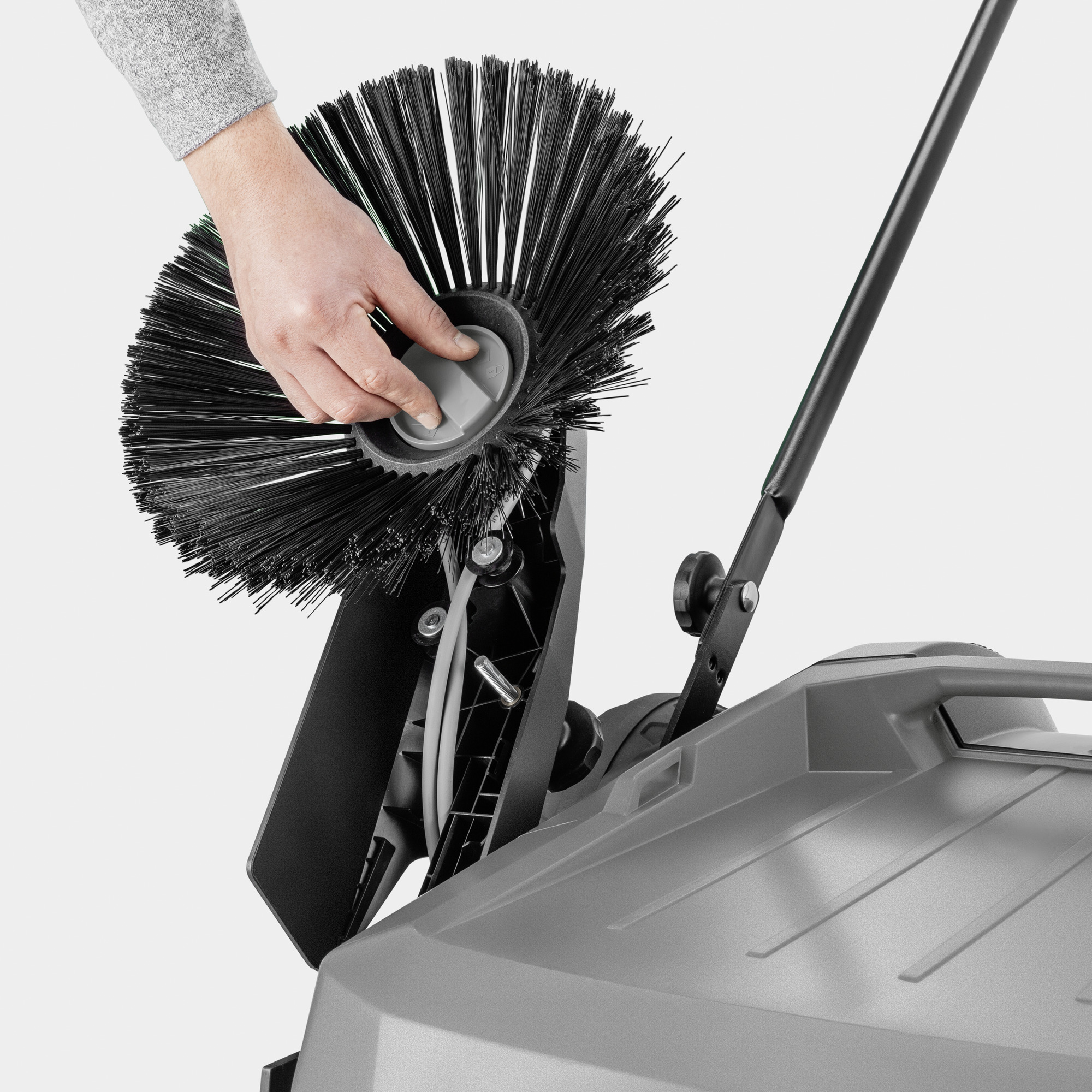 Karcher KM 70/20 C Sweeper - Image 4